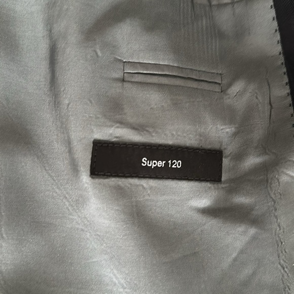 Hugo Boss 40R Rosselini Movie navy pinstripe wool blazer jacket great condition - Picture 8 of 9